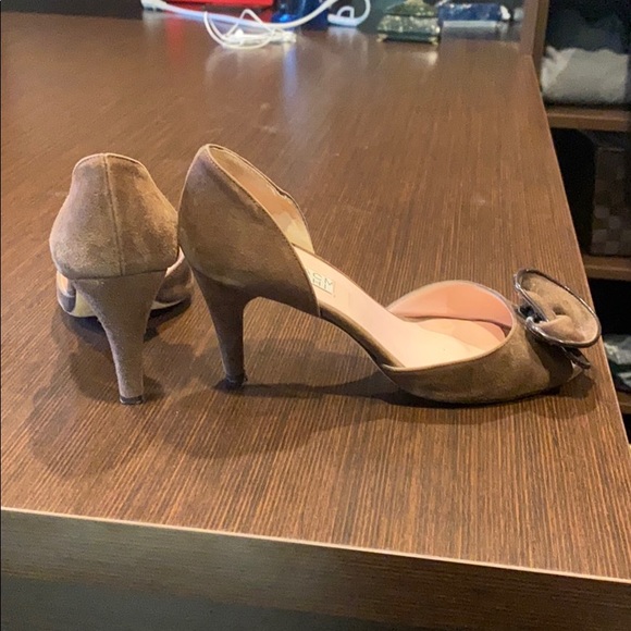 Pumps - Picture 2 of 3